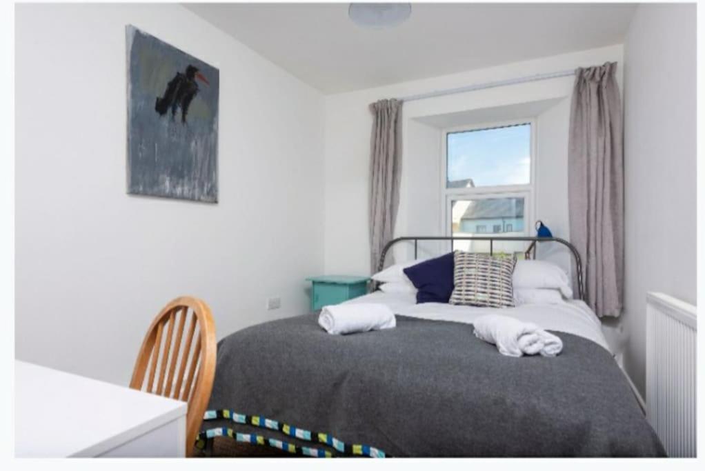 Beautiful And Bright !! Town/Harbour Apartment #2 Penzance Exteriör bild